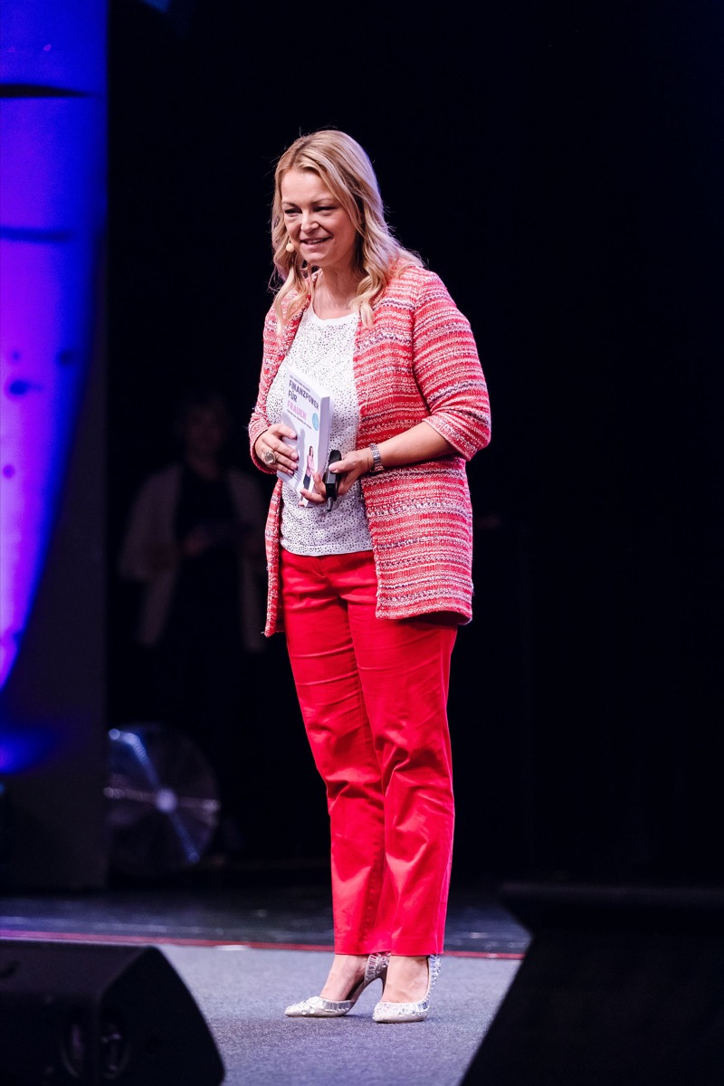 Buchpräsentation auf der Bühne